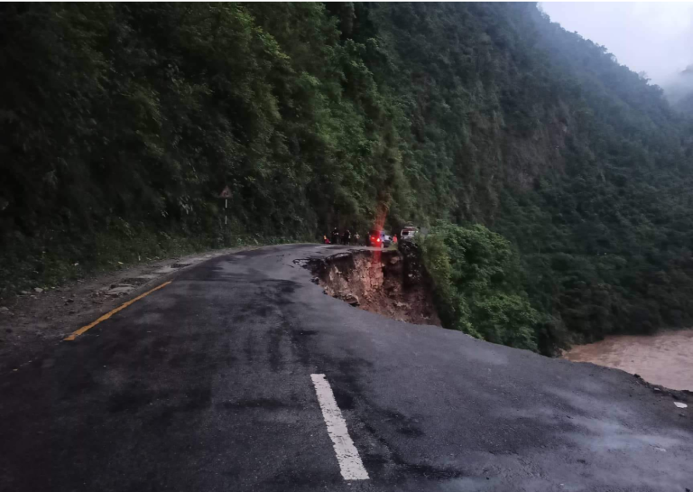 traffic-resumes-in-narayangadh-muglin