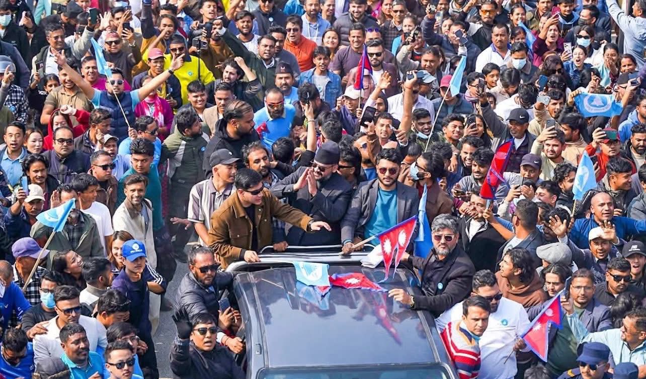 Large crowd gathers as Balen Shah arrives in Nepalgunj, Gulariya