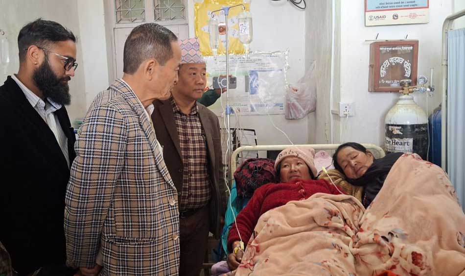 Province’s Health Minister arrives at Diplung to take stock of mass illness